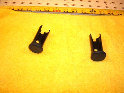 Mercedes 87-95 W126, W124,W201 front doors inside plugs BLACK L & R 2 Holders - Image 1 of 4