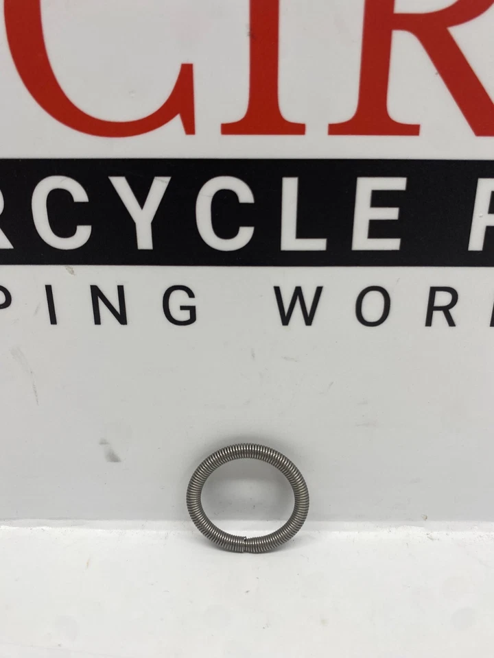 KTM 125/150/250/300 SX/EXC 2016-2025 Exhaust Hose Spring (50405058000) Foto 1 de 1