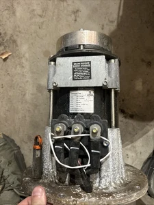 1095605/700 RAYMOND AC DRIVE MOTOR - Picture 1 of 2