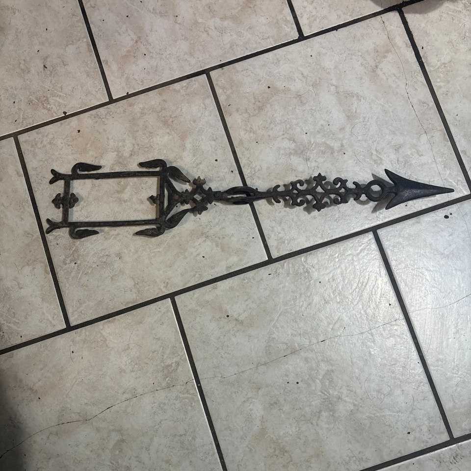 Flecha direccional veleta de hierro fundido antigua de 1800 Foto 1 de 4