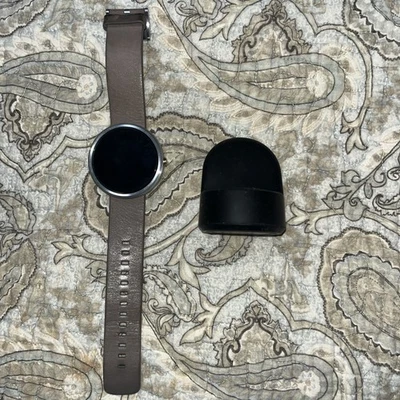 MOTOROLA MOTO 360 Impermeable IP67 Frecuencia Cardíaca Podómetro Reloj Inteligente Plateado Foto 1 de 3