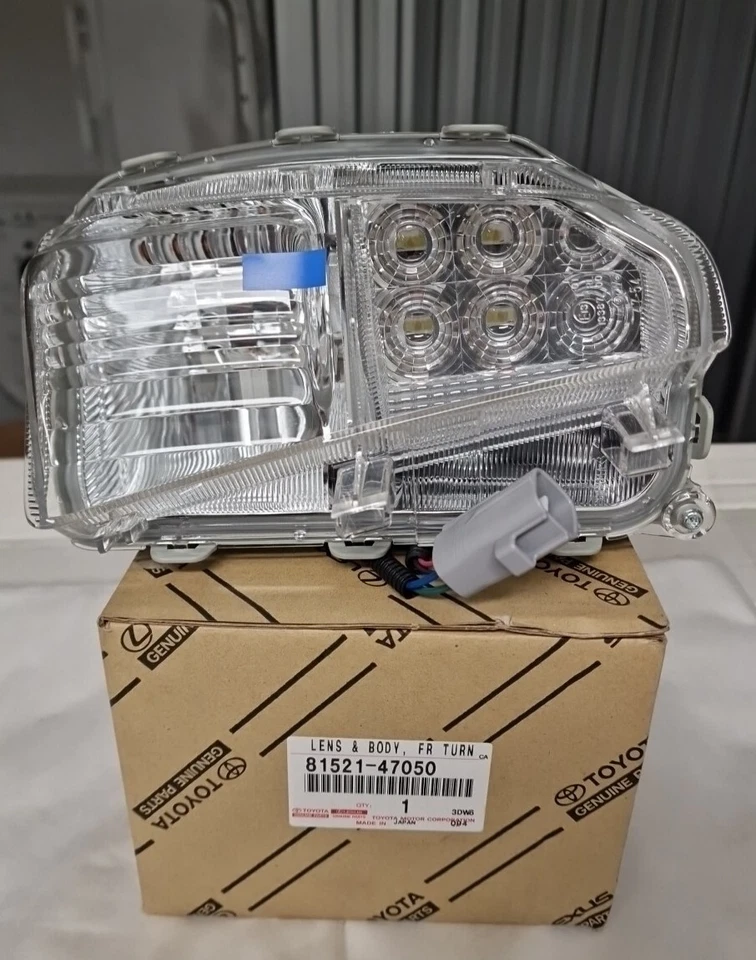 GENUINE NEW TOYOTA PRIUS 12-15 FRONT NS LED INDICTAOR REPEATER LAMP 81521-47050 - Image 1 of 1