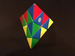 GAN Pyraminx Enhanced magnetischer Speedcube Twisty Puzzle ultraschnell und glatt - Bild 1 von 2