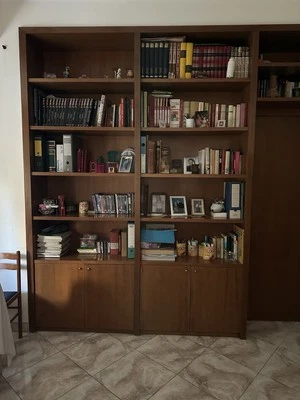 Libreria Noce  Ripiani, Sportelli E Porta Scorrevole Di 80 cm.  Alt 2,60 / 2,05 - Immagine 1 di 4