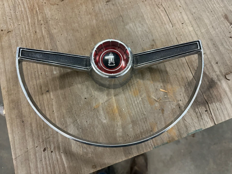 Plymouth Belvedere 1965 1966 volante satélite bocina anillo botón Foto 1 de 4