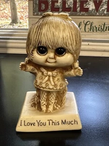 Vintage Wallace Russ Berrie Figurine Statue Girl I Love You This Much 1975 resin - Picture 1 of 7