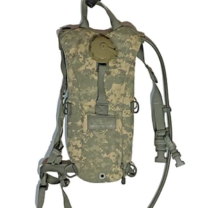 CamelBak Trinkwasserträger mit Blase Rucksack Camouflage - Bild 1 von 9