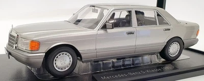 iScale 1/18 Scale Model Car 0059 - 1985 Mercedes Benz S Klasse - Silver - Image 1 of 4