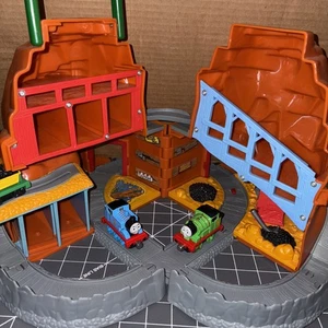 Thomas The Train Take Along Sodor Mining Co Mountain 2002 W Sound & Tracks - Bild 1 von 10
