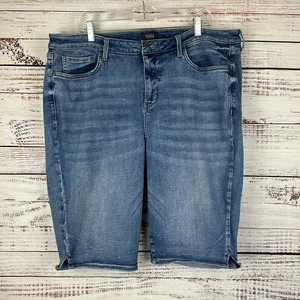 Womens NYDJ Lift Tuck Technology Medium Wash Denim Bermuda Shorts Stretch 20W - Picture 1 of 6
