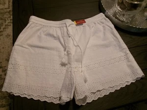New With Tag Womens Faded Glory WHITE EMBROIDERED BOTTOM Casual Shorts Size 12 - Picture 1 of 7