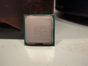 Intel Core 2 Duo E8400 - 3.00 GHz Dual-Core (SLB9J) Processor - Picture 1 of 1