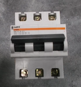 Merlin Gerin 21086 Multi 9 Switch C100 3P 63A D TYPE - Picture 1 of 7