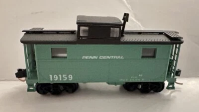 Bowser N Scale 37106 Contrail Penn Central #19159 - Image 1 of 4