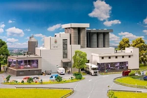 HO Scale Buildings - 130815 - Veltins Brewery - Kit - Picture 1 of 8