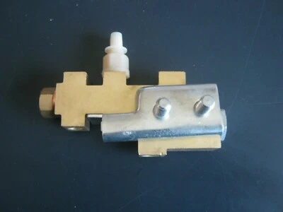 NUEVO Bloque de distribución de frenos Scott Drake C7ZZ-2B257-A para Ford Mustang 1964-73 Foto 1 de 4