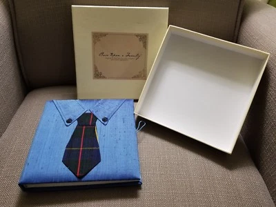 NUEVO EN CAJA Treasured Traditions Padre Libro Camisa Desplegable Recuerdos de Navidad Libro de Recortes Foto 1 de 4