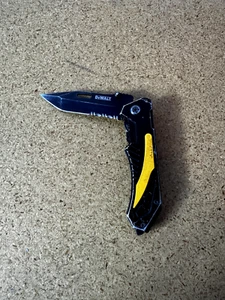 DEWALT DWHT10272 Folding Pocket Knife / 3.5" Black Tanto Serrated Combo Blade. - Picture 1 of 7