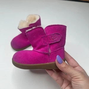 UGG Keelan Pink Suede Ankle Boots 4/5 Toddler - Picture 1 of 6