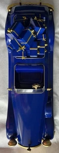 la prairie Limited Edition 2024 Holiday Decorative Model Car - Picture 1 of 24