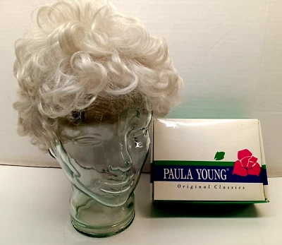 Peluca corta Paula Young estilo PETITE PASSION color 18/22 en muy buena condición Foto 1 de 4