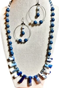 Juego de collar y pendientes artesanales de piedras preciosas de hematita y ágata azul de ensueño - Imagen 1 de 6