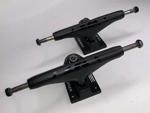 Thunder 149 Team Night Skateboard Trucks 149MM matt schwarz Paar *OG Baseplates* - Bild 1 von 3