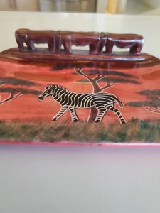 3 Elefanten, Zebra Baum handgeschnitzt & bemalt 6 x 4,25" Schmuck Schale Tablett. Kenia - Bild 1 von 6