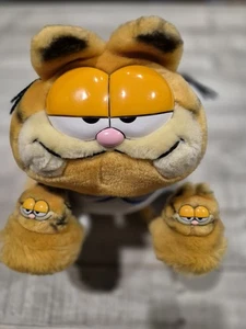 Peluche Dakin Garfield 1981 vintage en pijama y zapatillas  - Imagen 1 de 13