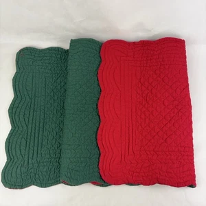 C&F Home Red & Green Reversible Scalloped Quilted Cotton 51" Table Runner - Picture 1 of 8
