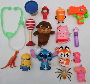 Gemischtes Kinder Mahlzeit Spielzeug Lot-Wendy’s, Peppa Pig, Stitch, Minions, Fast Food Spielzeug... - Bild 1 von 2