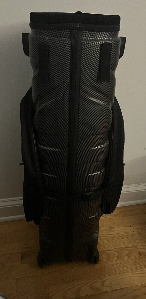 Bolsa de golf Bag Boy con ruedas carcasa rígida 5 divisores de palos con 4 bolsillos camisetas incluidas Foto 1 de 4