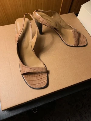 Banana Republic Dressy 吊带泵。 骆驼  仿蛇 8.5 — 第 1/4 张图片