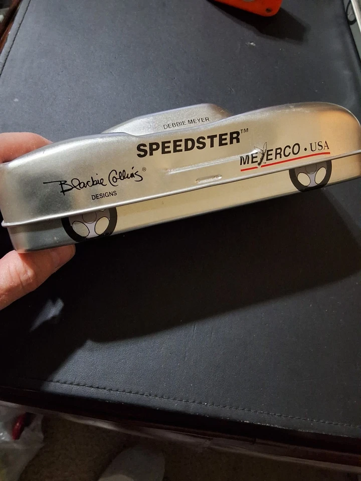 全新 Meyerco First PROD RUN Speedster Blackie Collins 口袋刀 带 Coll Tin — 第 1/4 张图片