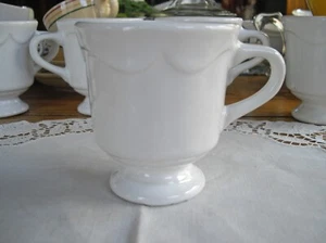 Vintage Syracuse China Pedestal Coffee Mug White Scallop Design ~ - Imagen 1 de 7