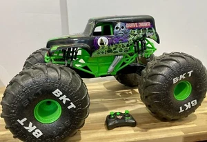 Monster Jam Mega Grave Digger 1:6 Scale All-Terrain RC Monster Truck With Remote - Picture 1 of 6