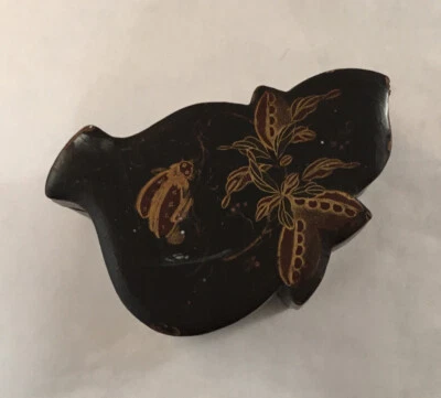 ANTIGUA CAJA LACADA JAPONESA CON DECORACIÓN FOLLAJE INSECTO ESCARABAJO Foto 1 de 4