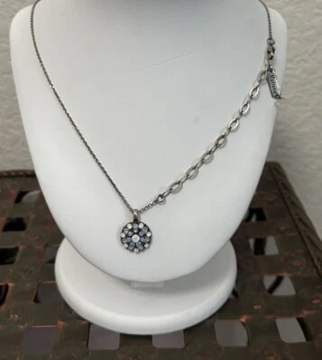 Collar Colgante Ángel de la Guarda Diseño Signature de Mariana - Joyería Mariana Foto 1 de 4