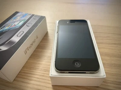 Apple iPhone 4 - 32GB - Nero - Immagine 1 di 4