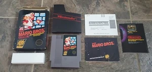 Super Mario Bros. 1 Nintendo NES Hang Tab BOITE NOIRE 5 vis complet sans Rev-A !! - Photo 1 sur 23