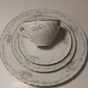 Vintage Genuine Gold Standard Porcelain Japan 1966 4 Piece Setting - Picture 1 of 10