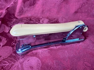 Cucitrice vintage Ace Aceliner cromata e beige fornitura ufficio metà secolo da collezione - Foto 1 di 15