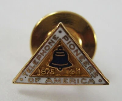 Pioneros de teléfono de América sombrero pin corbata esmalte oro 10K relleno 1875-1911 Foto 1 de 3