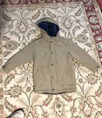 Chaqueta de plumón Zara Parka Big Boys talla 10 (140 cm) con capucha caqui Foto 1 de 4