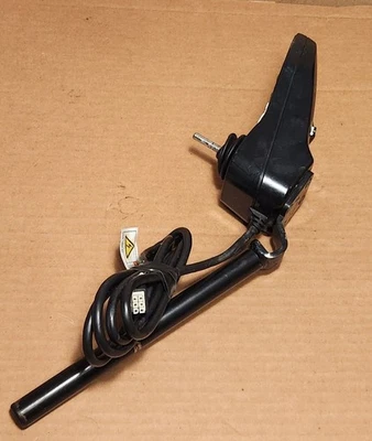 Joystick Pride Mobility Quantum Q6 edge NE+ con soporte de montaje *PIEZAS/SALVAMENTO* Foto 1 de 4