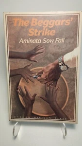 The Beggars Strike By Aminata Sow Fall RARE - Imagen 1 de 3