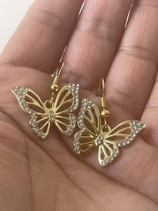 Women's Gold Tone Butterfly Earrings * New - Picture 1 of 6
