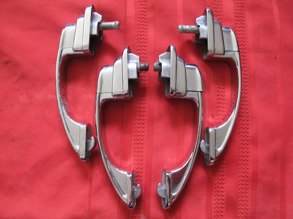 Juego de 4 pestillos de manija de puerta de coche exterior serie Hudson Super Six 1948-49 cromados Foto 1 de 4