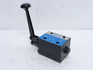 245883 Old-Stock; Eaton DG17V4-012A-10 Válvula de control direccional 4500PSi; 4 vías - Imagen 1 de 7