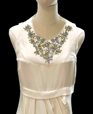 NUEVO Vestido de Seda Magaschoni Talla 6 Marfil Sin Mangas Adornado Hollywood GLAM Chic Foto 1 de 4